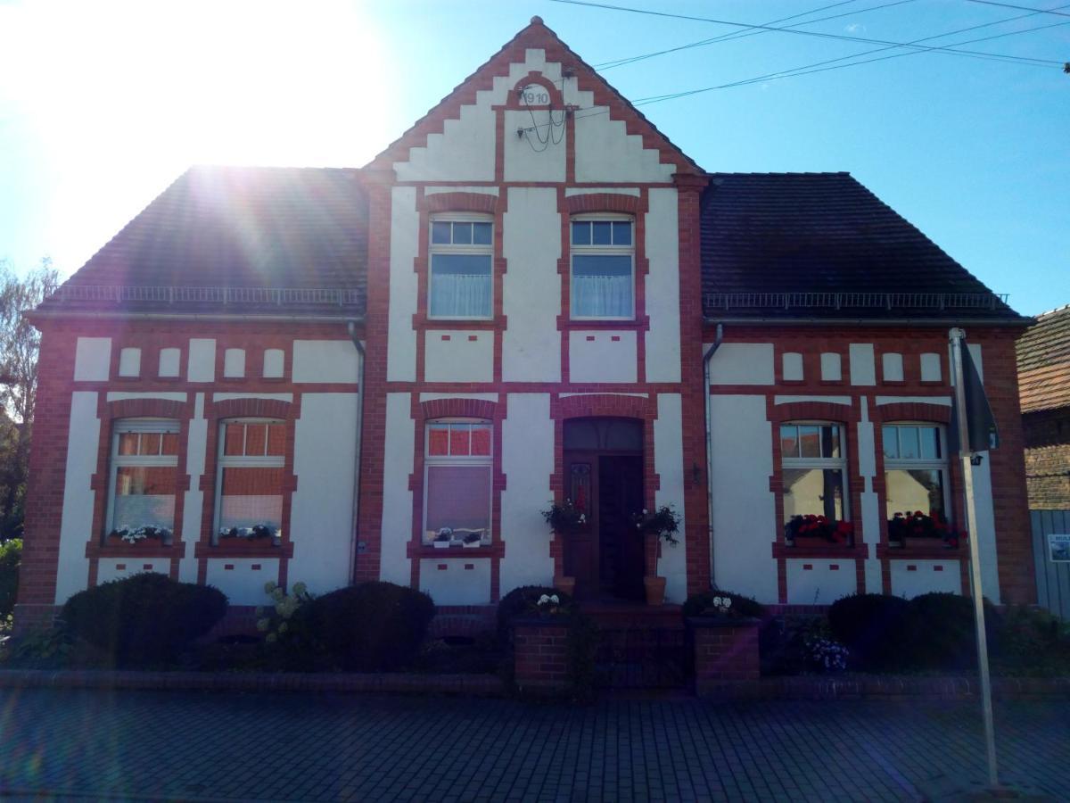 Am Lindenplatz Bed and Breakfast Crinitz Buitenkant foto