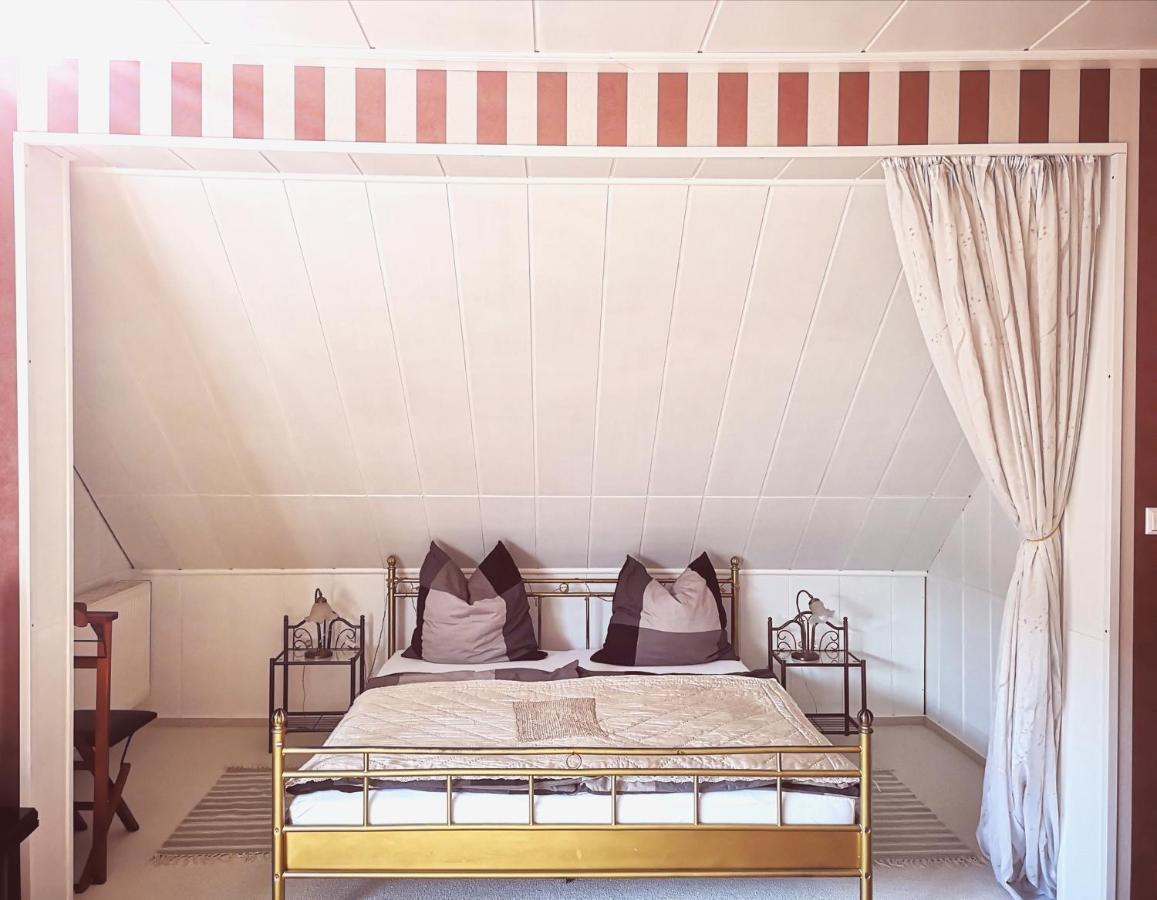 Am Lindenplatz Bed and Breakfast Crinitz Buitenkant foto
